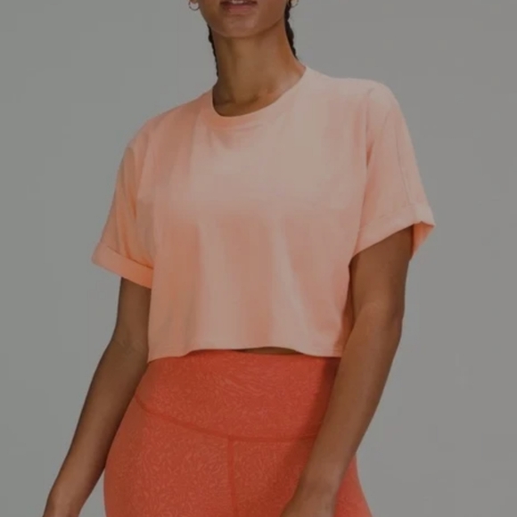 Lululemon LA Cropped Boxy Tee Solid Size 4 - Picture 4 of 4